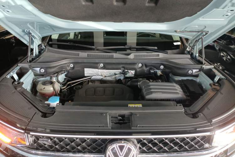 Used Volkswagen Tavendor 2023 380TSI Four-Wheel Drive R-Line Cruise Edition Engine Bay
