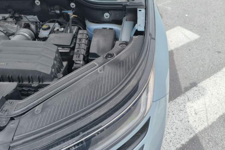 Used Volkswagen Tavendor 2023 380TSI Four-Wheel Drive R-Line Cruise Edition Engine Bay Left