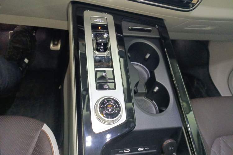 Used Volkswagen Tavendor 2023 380TSI Four-Wheel Drive R-Line Cruise Edition Gear Lever