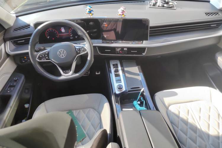 Used Volkswagen Tavendor 2023 380TSI Four-Wheel Drive R-Line Cruise Edition Center Console