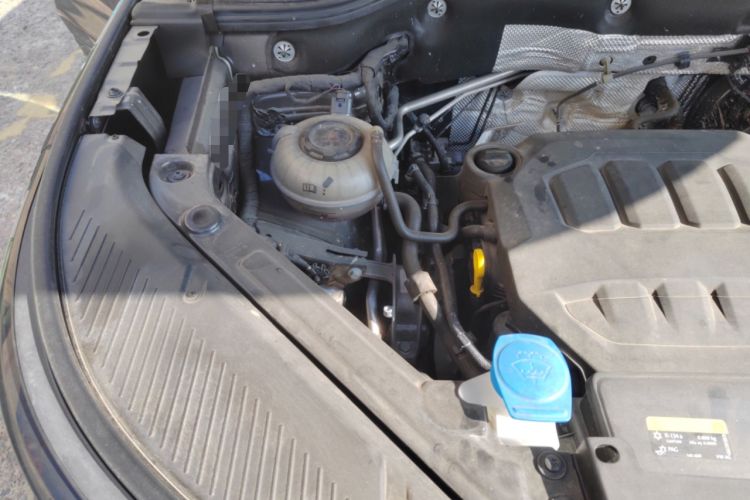 Used Volkswagen Tavendor 2023 380TSI Four-Wheel Drive R-Line Cruise Edition Engine Bay Right