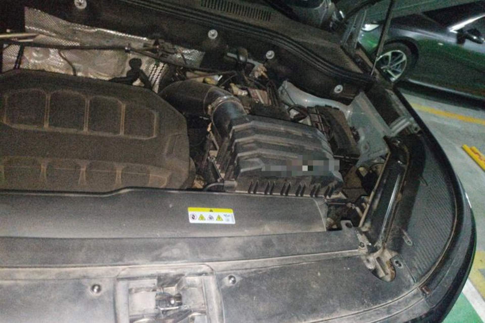 Used Volkswagen Tavendor 2023 380TSI Four-Wheel Drive R-Line Cruise Edition Engine Bay Left