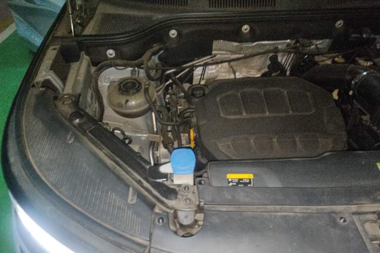 Used Volkswagen Tavendor 2023 380TSI Four-Wheel Drive R-Line Cruise Edition Engine Bay Right