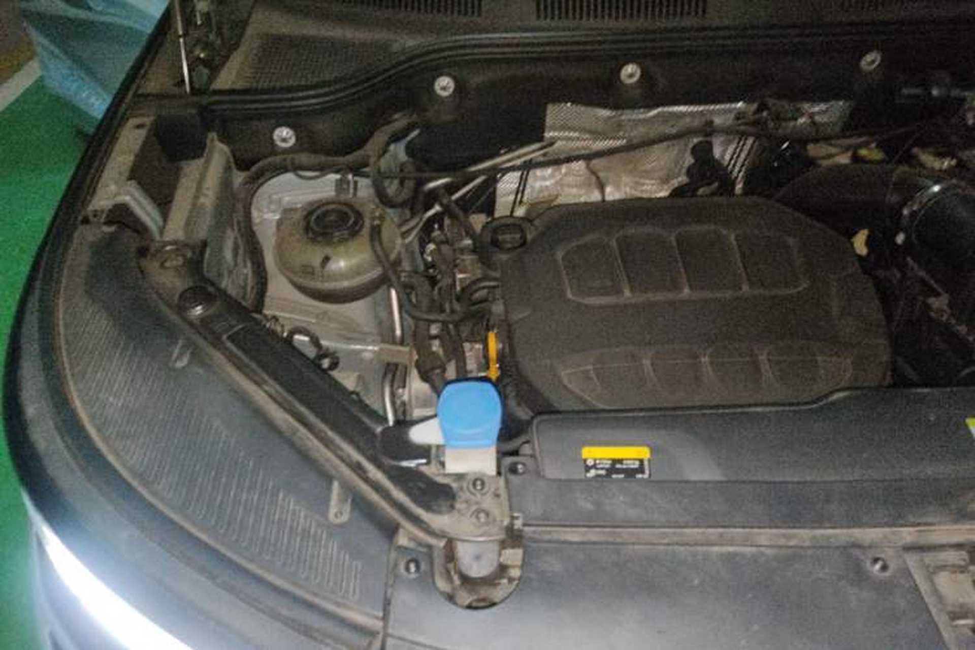 Used Volkswagen Tavendor 2023 380TSI Four-Wheel Drive R-Line Cruise Edition Engine Bay Right