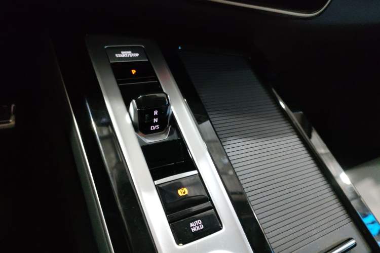 Used Volkswagen Tavendor 2023 380TSI Four-Wheel Drive R-Line Cruise Edition Gear Lever
