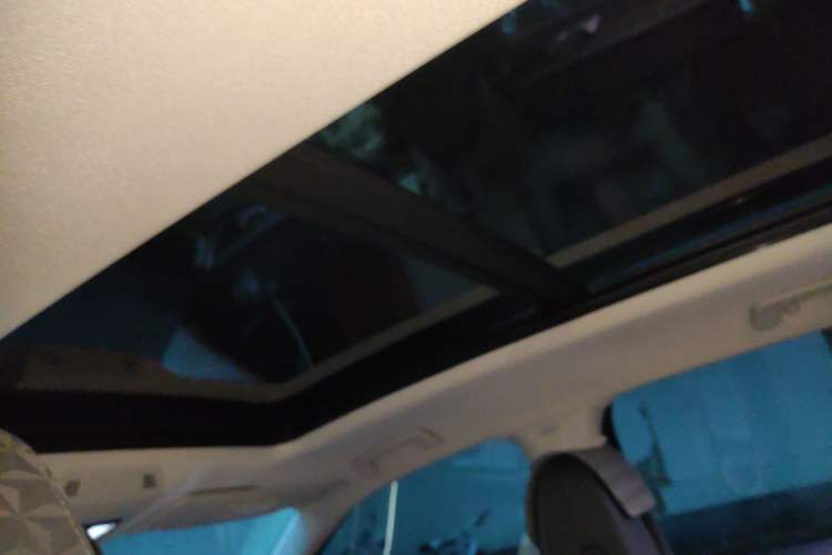 Used Volkswagen Tavendor 2023 330TSI Luxury Touring Edition Headliner