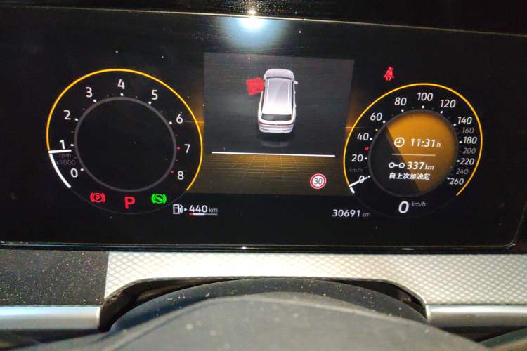 Used Volkswagen Tavendor 2023 330TSI Luxury Touring Edition Instrument Cluster