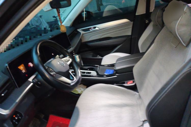 Used Volkswagen Tavendor 2023 330TSI Luxury Touring Edition Left Front Seat