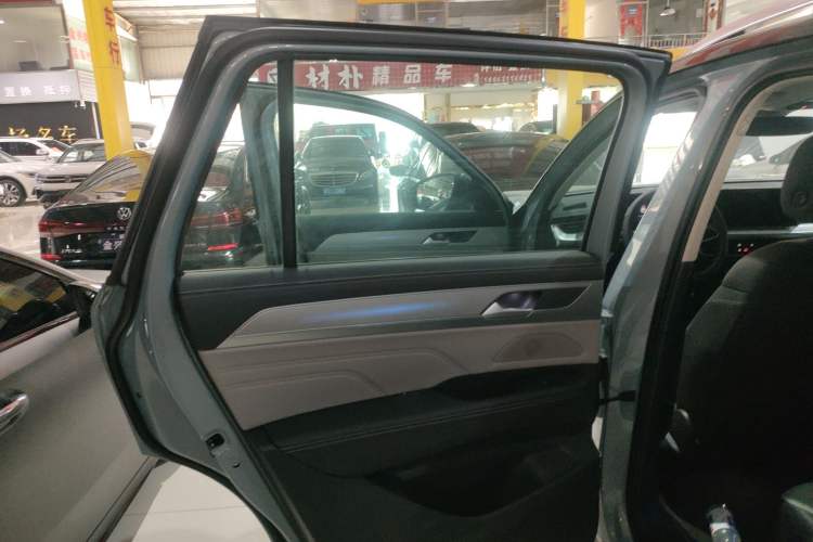 Used Volkswagen Tavendor 2023 380TSI Four-Wheel Drive R-Line Cruise Edition Left Rear Door Interior