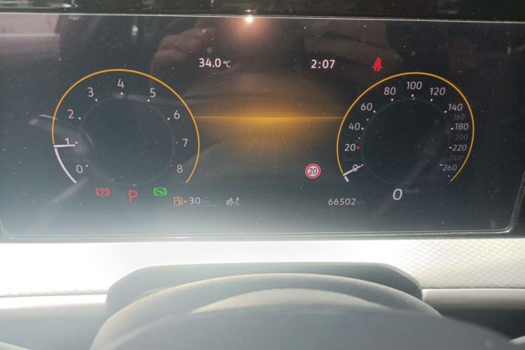 Used Volkswagen Tavendor 2023 380TSI Four-Wheel Drive R-Line Cruise Edition Odometer Close Up