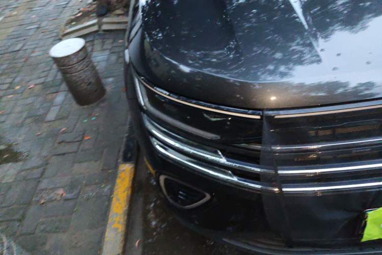 Used Volkswagen Tavendor 2023 330TSI Luxury Touring Edition Right Front Headlight