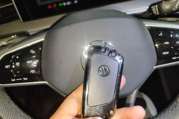 Used Volkswagen Tavendor 2023 380TSI Four-Wheel Drive R-Line Cruise Edition Vehicle Key