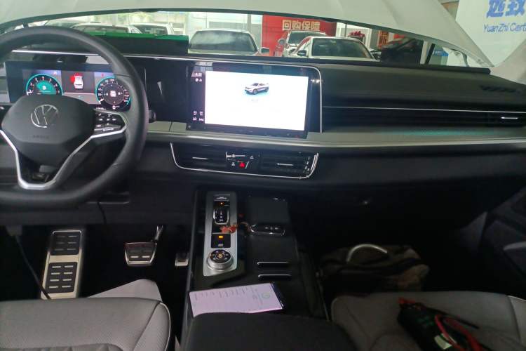 Used Volkswagen Tavendor 2023 380TSI Four-Wheel Drive R-Line Cruise Edition Audio And AC Panel