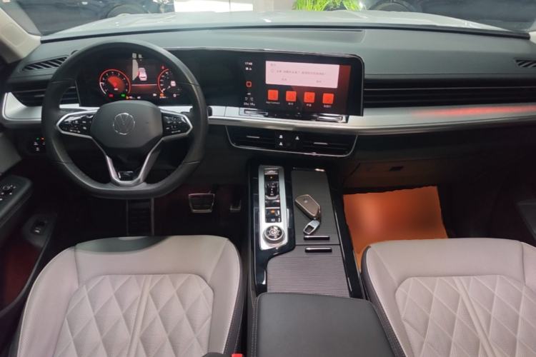 Used Volkswagen Tavendor 2023 380TSI Four-Wheel Drive R-Line Cruise Edition Center Console