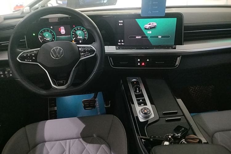 Used Volkswagen Tavendor 2023 380TSI Four-Wheel Drive R-Line Cruise Edition Center Console