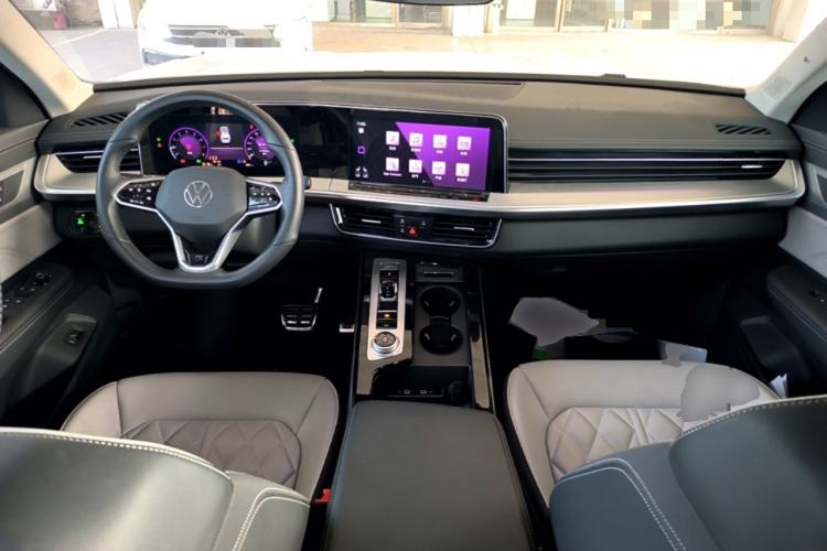 Used Volkswagen Tavendor 2023 380TSI Four-Wheel Drive R-Line Cruise Edition Center Console