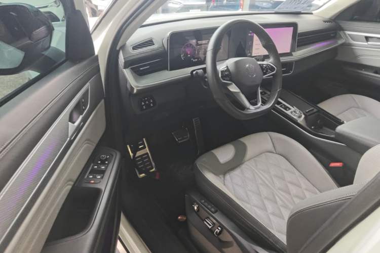 Used Volkswagen Tavendor 2023 380TSI Four-Wheel Drive R-Line Cruise Edition Driver Seat
