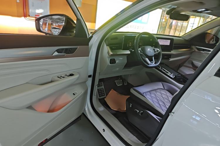 Used Volkswagen Tavendor 2023 380TSI Four-Wheel Drive R-Line Cruise Edition Driver Seat