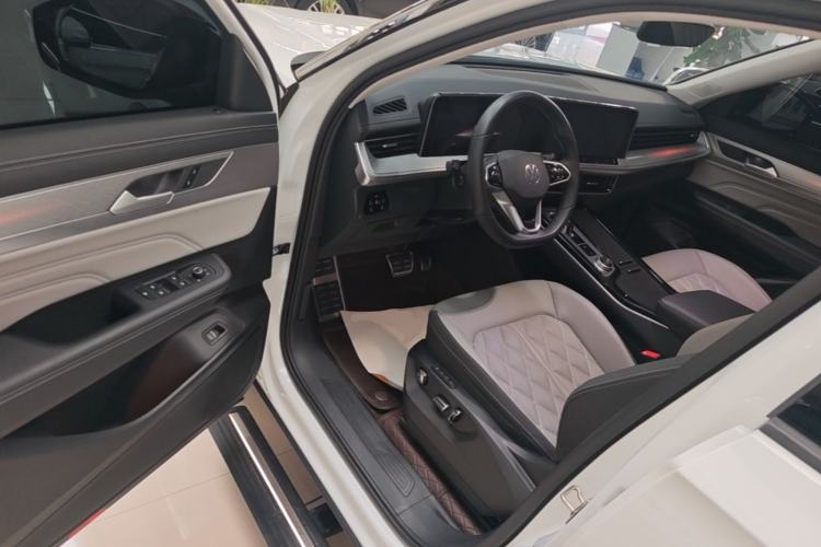 Used Volkswagen Tavendor 2023 380TSI Four-Wheel Drive R-Line Cruise Edition Driver Seat
