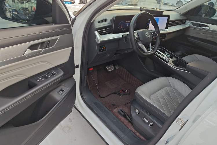 Used Volkswagen Tavendor 2023 380TSI Four-Wheel Drive R-Line Cruise Edition Driver Seat