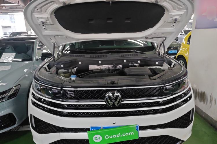 Used Volkswagen Tavendor 2023 380TSI Four-Wheel Drive R-Line First Edition Engine Bay