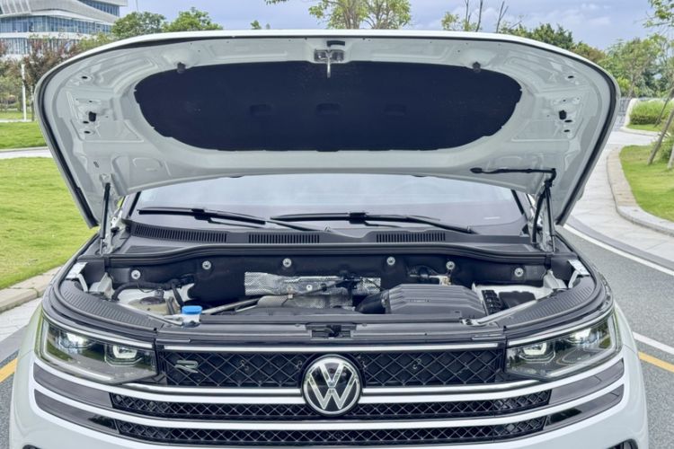 Used Volkswagen Tavendor 2023 380TSI Four-Wheel Drive R-Line Cruise Edition Engine Bay