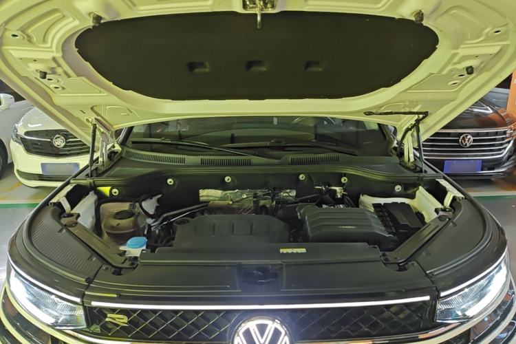 Used Volkswagen Tavendor 2023 380TSI Four-Wheel Drive R-Line Cruise Edition Engine Bay