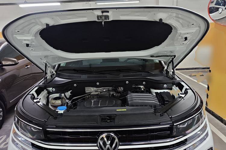 Used Volkswagen Tavendor 2023 330TSI Luxury Touring Edition Engine Bay