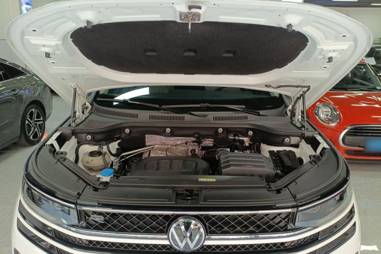 Used Volkswagen Tavendor 2023 380TSI Four-Wheel Drive R-Line Cruise Edition Engine Bay