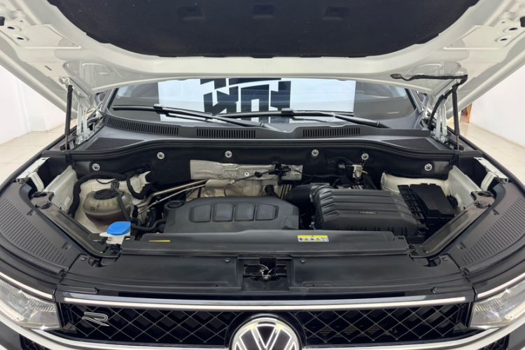 Used Volkswagen Tavendor 2023 380TSI Four-Wheel Drive R-Line Cruise Edition Engine Bay
