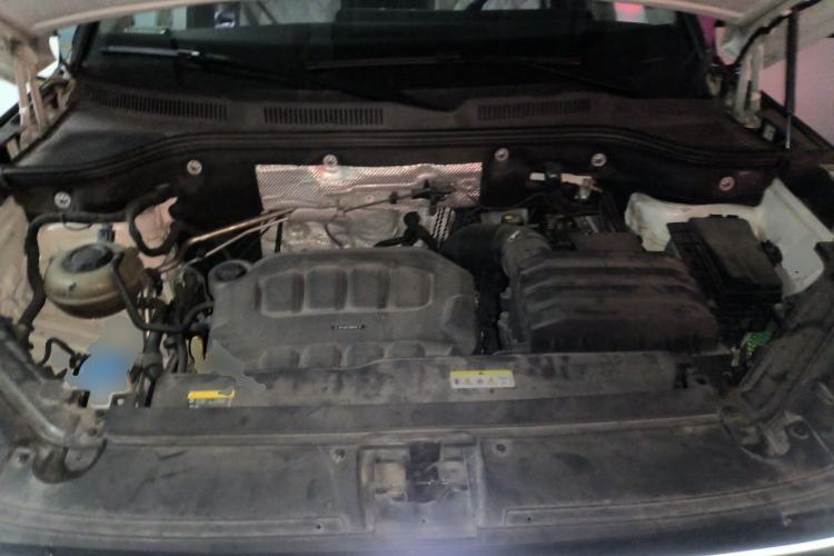 Used Volkswagen Tavendor 2023 380TSI Four-Wheel Drive R-Line First Edition Engine Bay