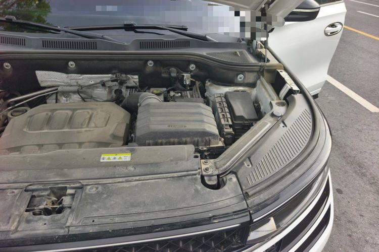 Used Volkswagen Tavendor 2023 380TSI Four-Wheel Drive R-Line Cruise Edition Engine Bay Left