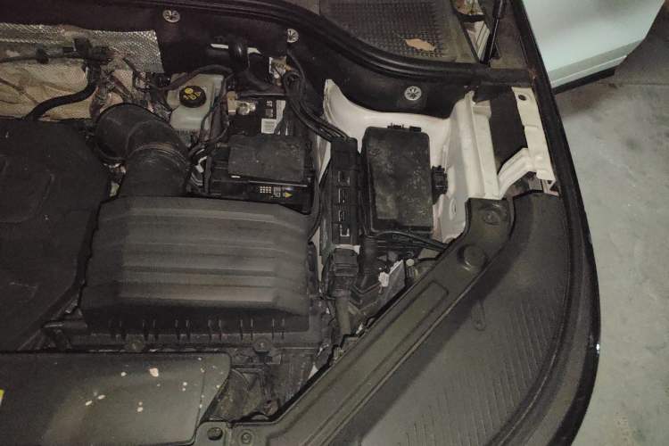 Used Volkswagen Tavendor 2023 380TSI All-Wheel Drive R-Line Journey Edition Engine Bay Left