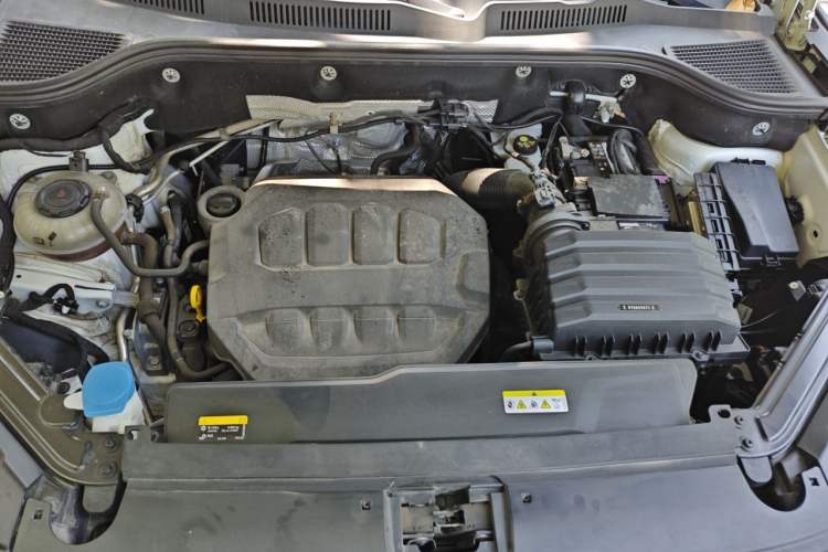 Used Volkswagen Tavendor 2023 330TSI Luxury Touring Edition Engine Bay