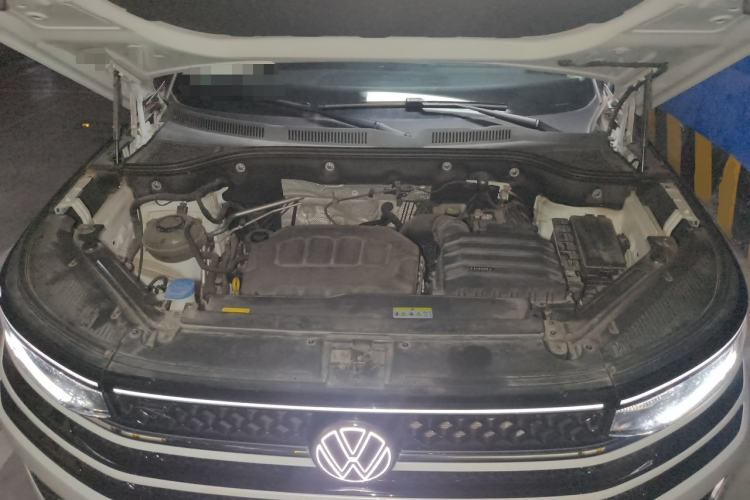 Used Volkswagen Tavendor 2023 380TSI Four-Wheel Drive R-Line Cruise Edition Engine Bay