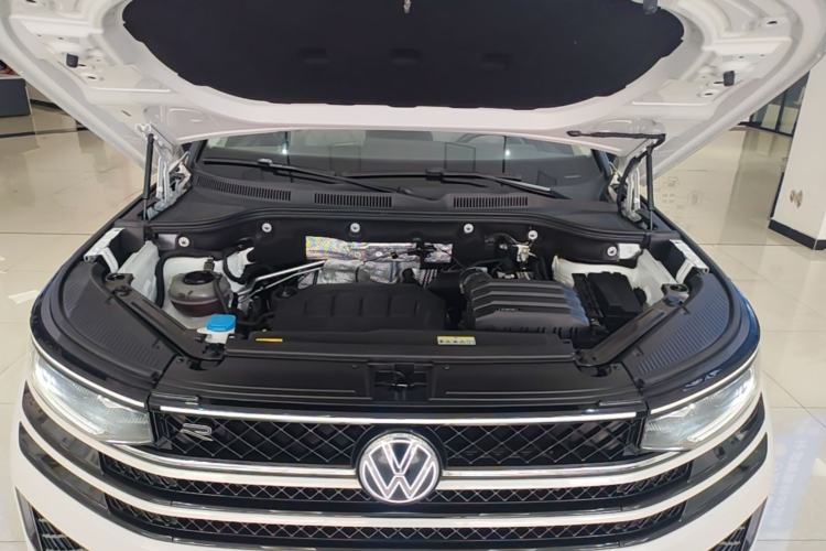 Used Volkswagen Tavendor 2023 380TSI Four-Wheel Drive R-Line Cruise Edition Engine Bay