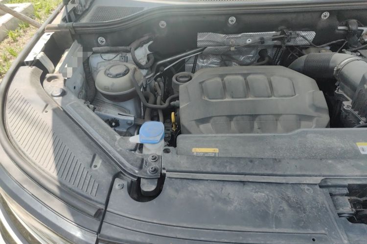 Used Volkswagen Tavendor 2023 380TSI Four-Wheel Drive R-Line Cruise Edition Engine Bay Right