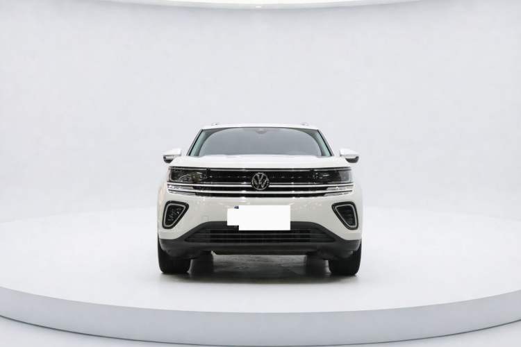 Used Volkswagen Tavendor 2023 330TSI Luxury Touring Edition Exterior 1