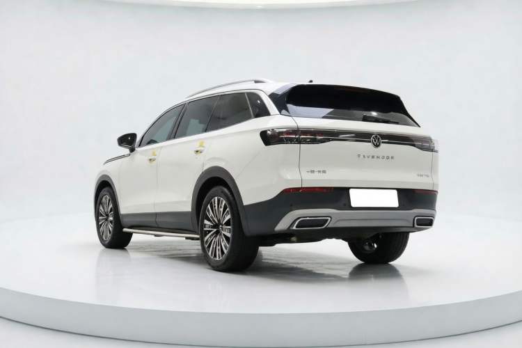 Used Volkswagen Tavendor 2023 330TSI Luxury Touring Edition Exterior 2