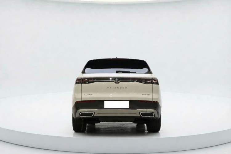 Used Volkswagen Tavendor 2023 330TSI Luxury Touring Edition Exterior 3