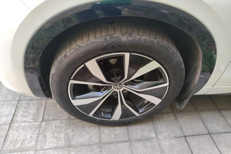 Used Volkswagen Tavendor 2023 380TSI Four-Wheel Drive R-Line First Edition Exterior 4