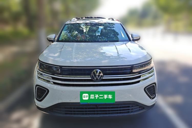 Used Volkswagen Tavendor 2023 330TSI Luxury Touring Edition Front