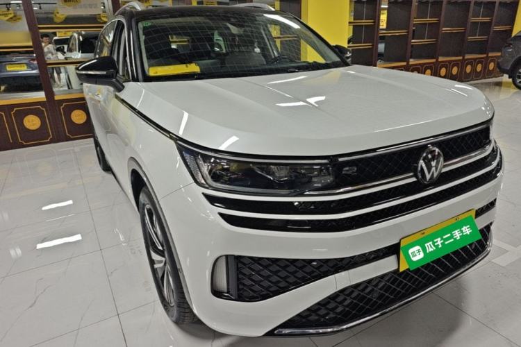 Used Volkswagen Tavendor 2023 380TSI Four-Wheel Drive R-Line Cruise Edition Front Right 45 Deg