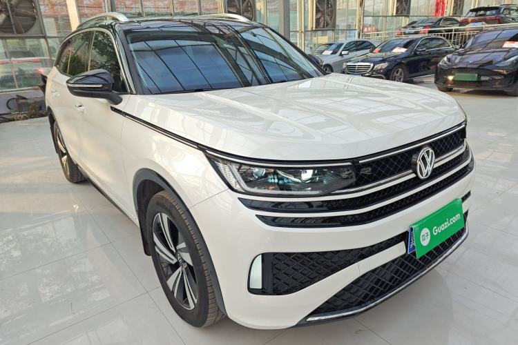 Used Volkswagen Tavendor 2023 380TSI Four-Wheel Drive R-Line Cruise Edition Front Right 45 Deg