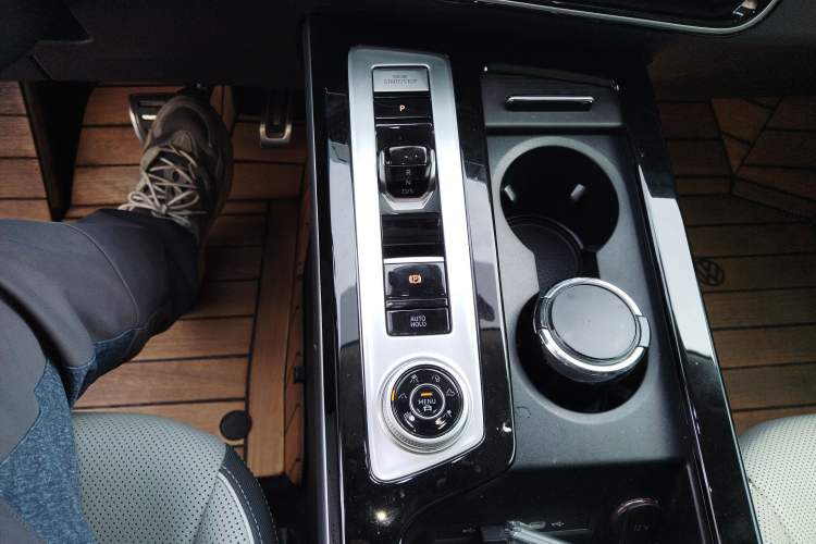 Used Volkswagen Tavendor 2023 380TSI Four-Wheel Drive R-Line Cruise Edition Gear Lever