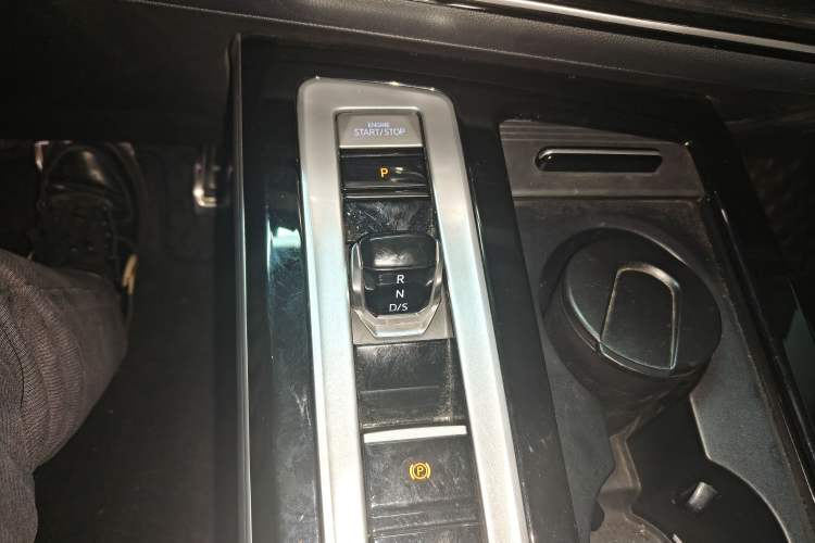 Used Volkswagen Tavendor 2023 380TSI Four-Wheel Drive R-Line Cruise Edition Gear Lever