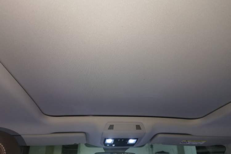 Used Volkswagen Tavendor 2023 380TSI All-Wheel Drive R-Line Journey Edition Headliner