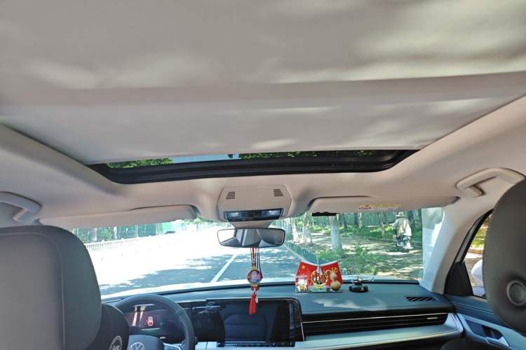 Used Volkswagen Tavendor 2023 330TSI Luxury Touring Edition Headliner