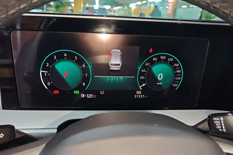 Used Volkswagen Tavendor 2023 330TSI Luxury Touring Edition Instrument Cluster