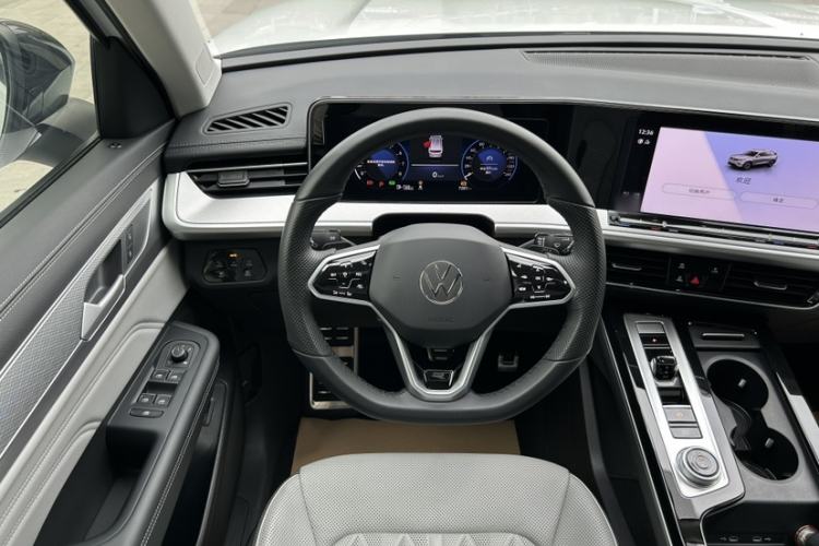Used Volkswagen Tavendor 2023 380TSI Four-Wheel Drive R-Line Cruise Edition Interior 1